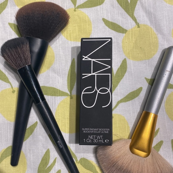 NARS Super Radiant Booster - Picture 7 of 9